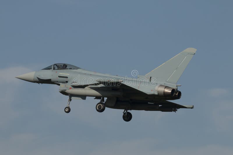 Airshow mit Jets und Hubschraubern stockfoto Airshow mit Jets und Hubschraubern stockfoto