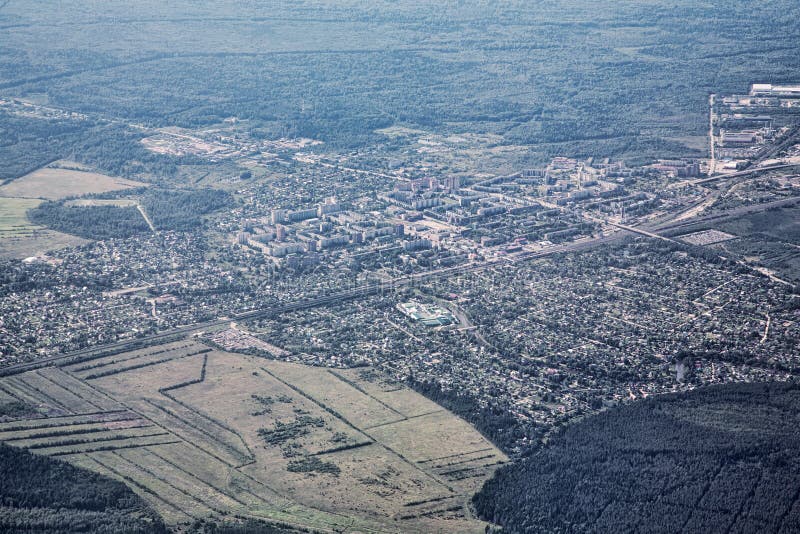 Airview krajobraz z miasteczkiem i lasem obrazy royalty free Airview krajobraz z miasteczkiem i lasem obrazy royalty free