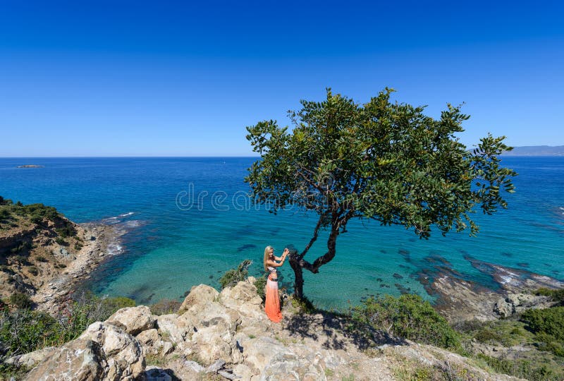 Akamas και κορίτσι Κύπρος 2 στοκ εικόνες Akamas και κορίτσι Κύπρος 2 στοκ εικόνες