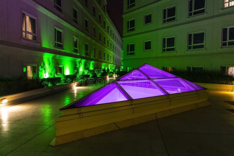 Al Bustan Centre editorial stock image. Image of illumination 153702119