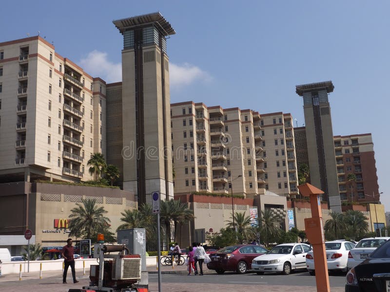 Al Ghurair City Shopping Mall i Dubai arkivbild Al Ghurair City Shopping Mall i Dubai arkivbild