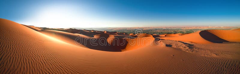Al Khali, Abu Dhabi, janv. de ` de bande de frottement de désert de vue panoramique 2018 photographie stock Al Khali, Abu Dhabi, janv. de ` de bande de frottement de désert de vue panoramique 2018 photographie stock