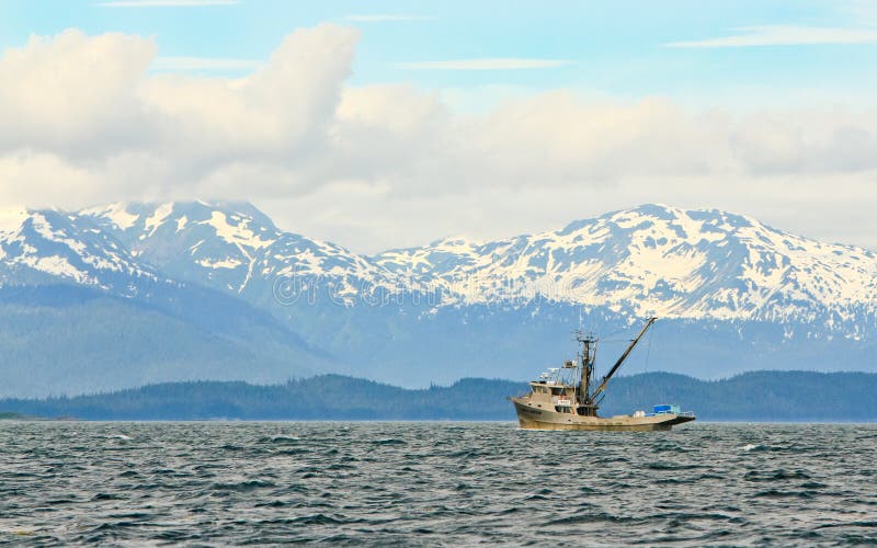 Alaska - Barco De Pesca Comercial Só Foto Editorial - Imagem de  divertimento, beleza: 28868316