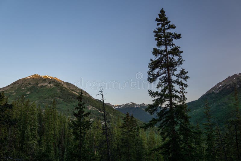 Alba in montagne di Colorado fotografia stock libera da diritti Alba in montagne di Colorado fotografia stock libera da diritti