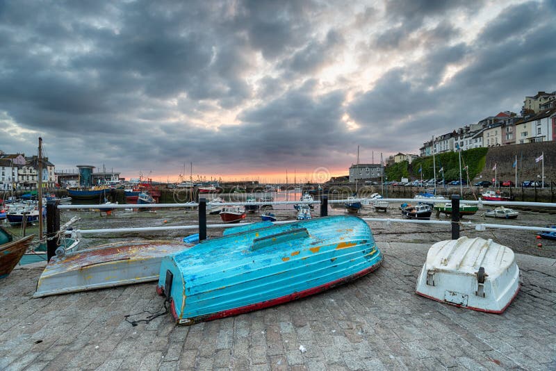 Alba sopra il porto di Brixham immagine stock libera da diritti Alba sopra il porto di Brixham immagine stock libera da diritti