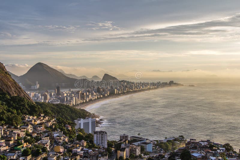 Alba sopra Rio de Janeiro fotografia stock libera da diritti Alba sopra Rio de Janeiro fotografia stock libera da diritti