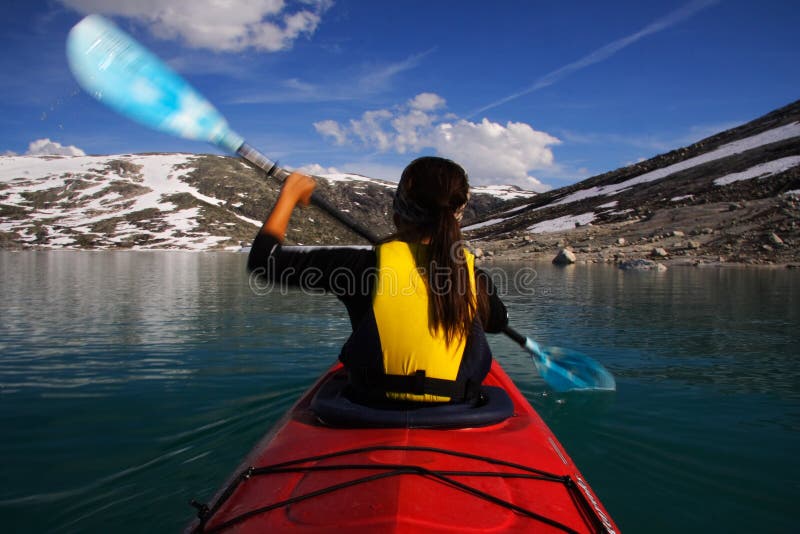 Albastru de mișcare Kayak stock photo