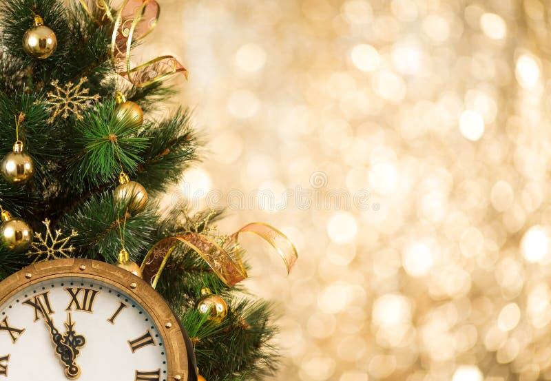 Albero di Natale con il retro fronte di orologio