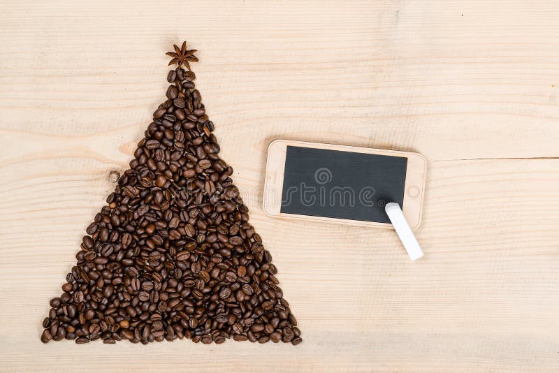 Albero Di Natale Java.Albero Di Natale Fatto Dai Chicchi E Dal Telefono Di Caffe Su Backgr Di Legno Immagine Stock Immagine Di Celebrazione Numeri 78425489