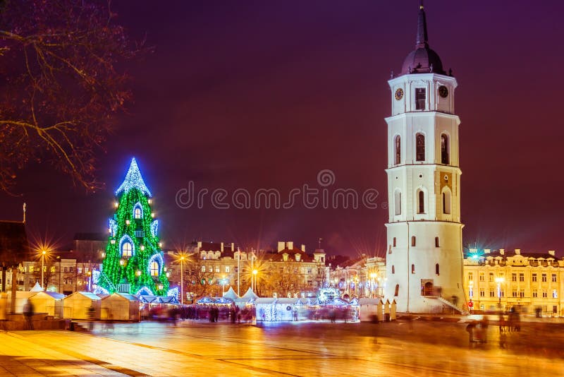 Albero di Natale a Vilnius Lituania 2015 fotografia stock Albero di Natale a Vilnius Lituania 2015 fotografia stock