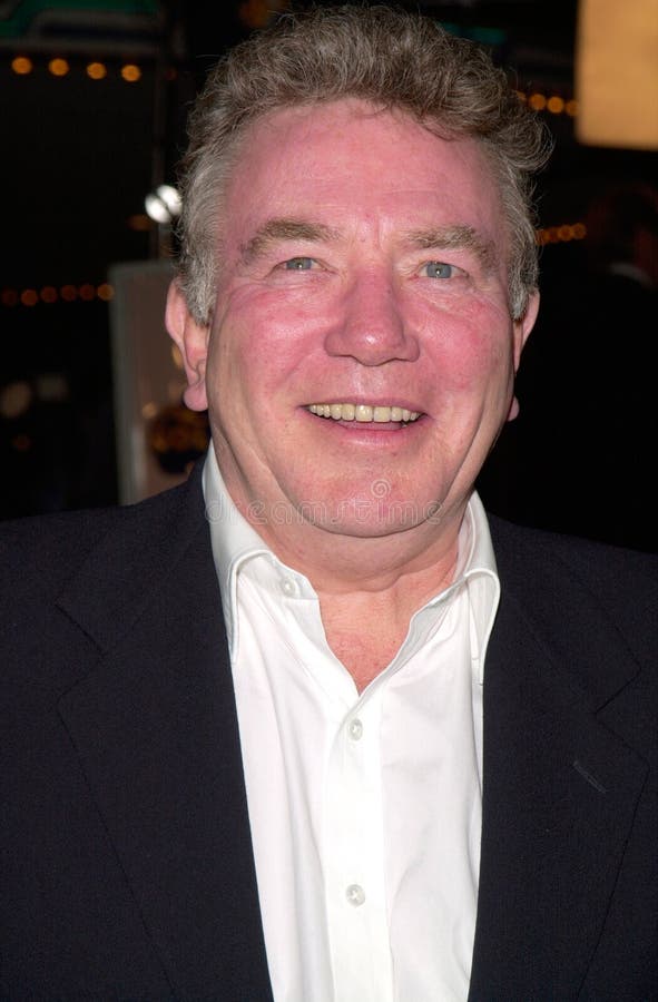 14MAR2000: Actor ALBERT FINNEY at the world premiere, in Los Angeles, of "Erin Brockovich" in which he stars with Julia Roberts . Paul Smith / Featureflash