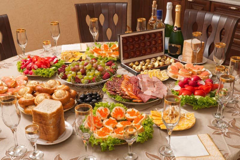 alcohol-food-table-14853409.jpg