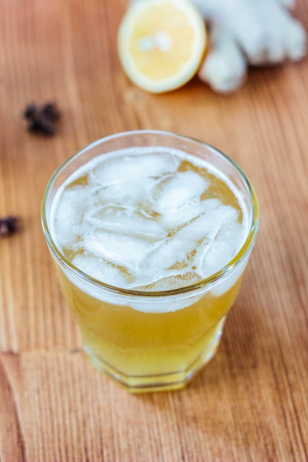 Alcohol Free Home Made Ginger Ale with Ice