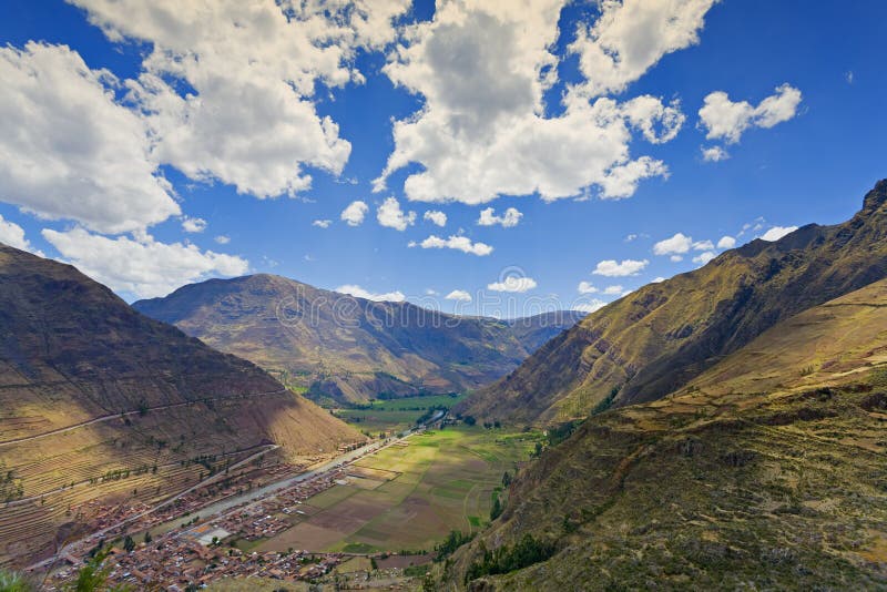 Aldea Del Río De Pisac Y De Urubamba Imagen de archivo Imagen de cuesta, sagrado 7573025