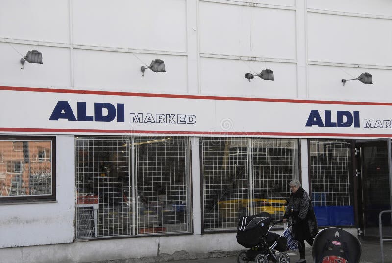 ALDI GERMAN FOOD CHAIN OPEN on EASTER SUNDAY Editorial Photo Image of