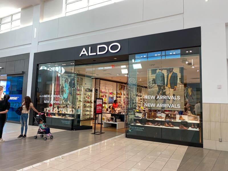 pensum Langt væk kandidatgrad An Aldo Retail Fashion Shoes and Accessories Store in an Indoor Mall in  Orlando, FL Editorial Photography - Image of display, purse: 176302437