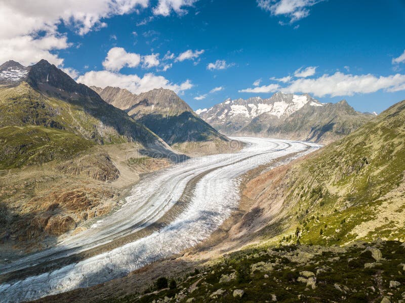 Aletsch glacich - ett Unesco-arv på sommaren royaltyfria bilder