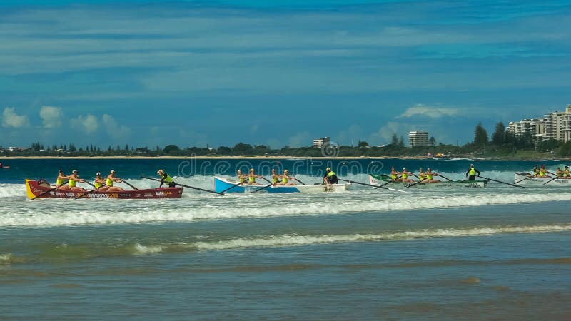 ALEXANDRA PRZYLĄDKOWY, QUEENSLAND, AUSTRALIA KWIECIEŃ 22, 2016: szeroki strzał początek kipieli łódkowata rasa obrazy stock ALEXANDRA PRZYLĄDKOWY, QUEENSLAND, AUSTRALIA KWIECIEŃ 22, 2016: szeroki strzał początek kipieli łódkowata rasa obrazy stock