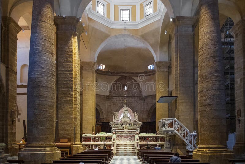 Alghero, Sardinien, Italien- Innere der Alghero-Kathedralenkirche, auch bekannt als Kathedrale von St. Mary das tadellose- Duomod