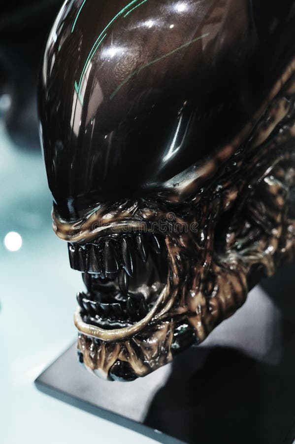 Alien vs predator editorial stock photo. Image of museum - 113449258