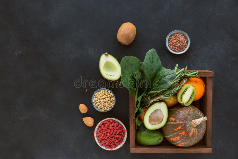 Alimento biológico saudável do fazendeiro: fruto, vegetais, sementes, superfood fotos de stock Alimento biológico saudável do fazendeiro: fruto, vegetais, sementes, superfood fotos de stock