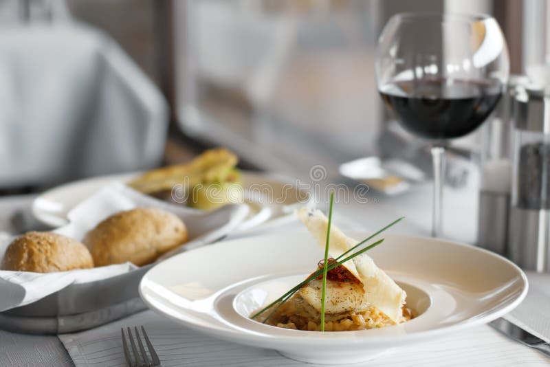 Alimento piacevole del ristorante immagini stock libere da diritti Alimento piacevole del ristorante immagini stock libere da diritti