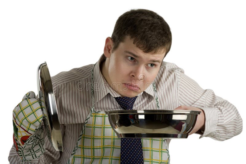 Alimento sentente l'odore del cuoco unico dell'uomo d'affari nella vaschetta fotografia stock libera da diritti Alimento sentente l'odore del cuoco unico dell'uomo d'affari nella vaschetta fotografia stock libera da diritti