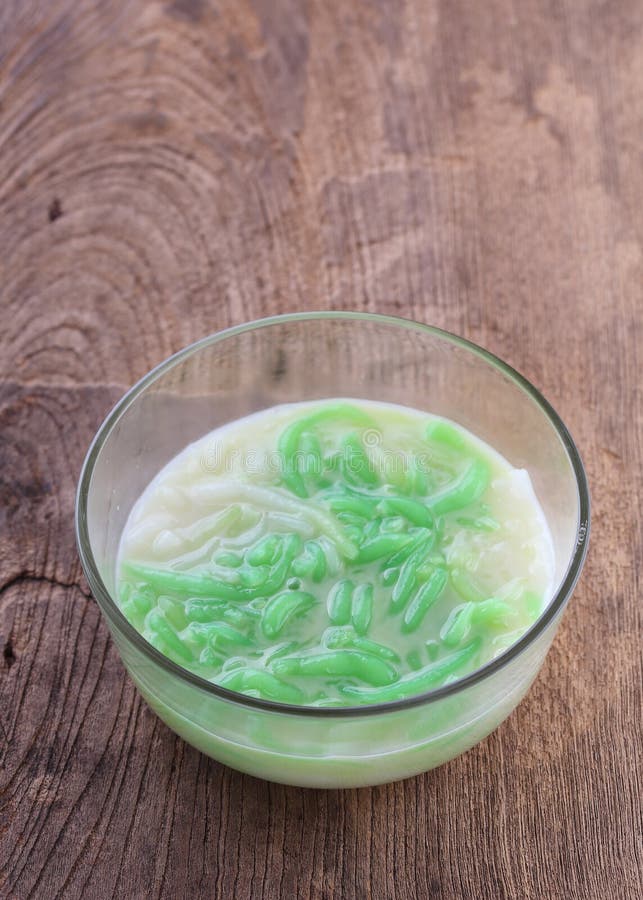 Alimento tailandês, leite de coco da sobremesa de Lod Chong imagens de stock Alimento tailandês, leite de coco da sobremesa de Lod Chong imagens de stock