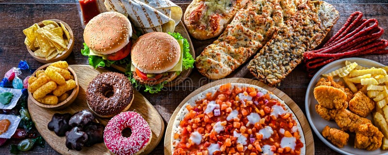 Alimentos que aumentan el riesgo de cáncer. comida chatarra fotografía de archivo libre de regalías