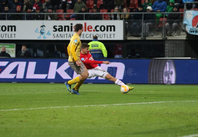 ALKMAAR, NEDERLAND, 15 DECEMBER de Voetbalster Guus Til van 2018 van AZ royalty-vrije stock afbeeldingen ALKMAAR, NEDERLAND, 15 DECEMBER de Voetbalster Guus Til van 2018 van AZ royalty-vrije stock afbeeldingen