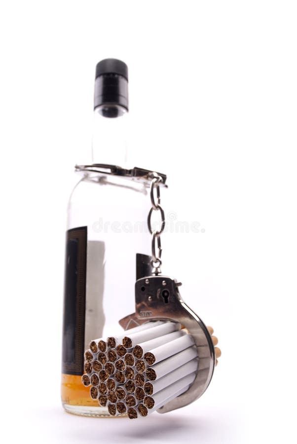 alkoholcigaretter fotografering för bildbyråer alkoholcigaretter fotografering för bildbyråer