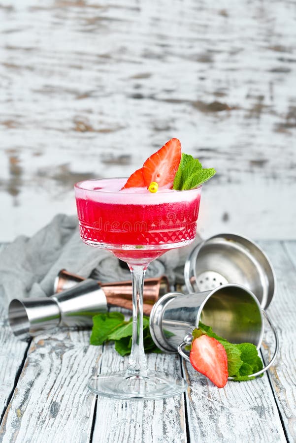 Alkoholischer Cocktail Strawberry Margarita stockbild Alkoholischer Cocktail Strawberry Margarita stockbild