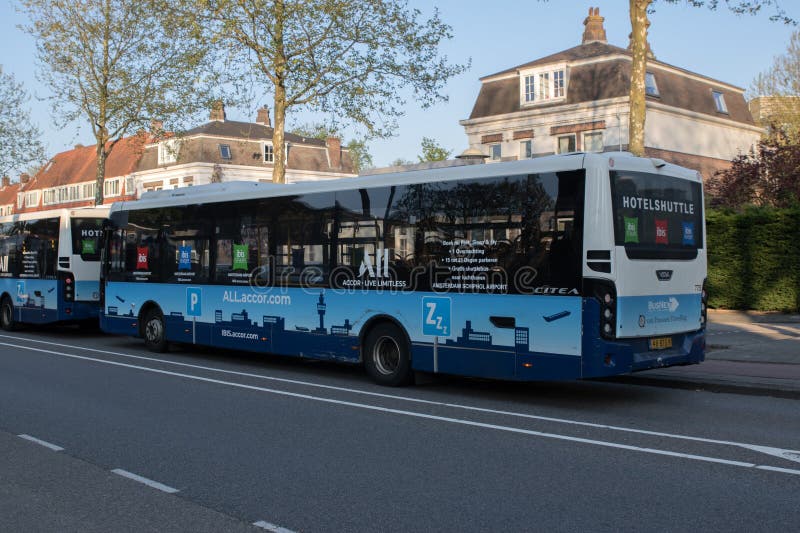 All Accor Live Limitless Hotel Shuttle Bus At Amsterdam Holandia 2742025 obrazy stock