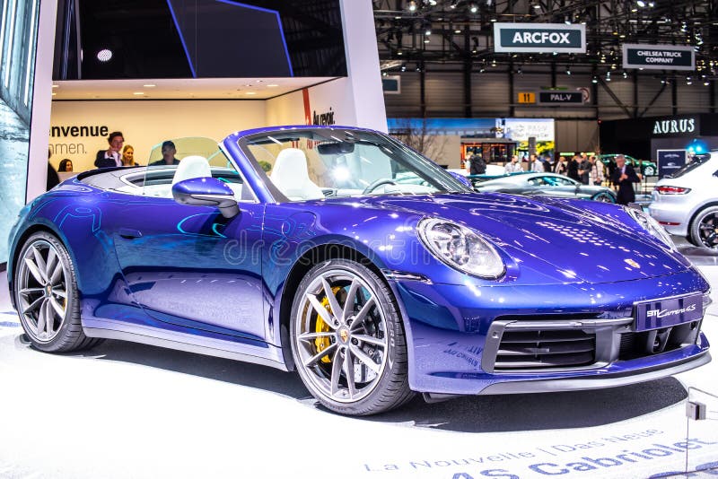 Alla nya Porsche 911 Carrera 4S-kabrio 8th-gen vid International Motor Show, 992-seriens bil från Porsche fotografering för bildbyråer Alla nya Porsche 911 Carrera 4S-kabrio 8th-gen vid International Motor Show, 992-seriens bil från Porsche fotografering för bildbyråer