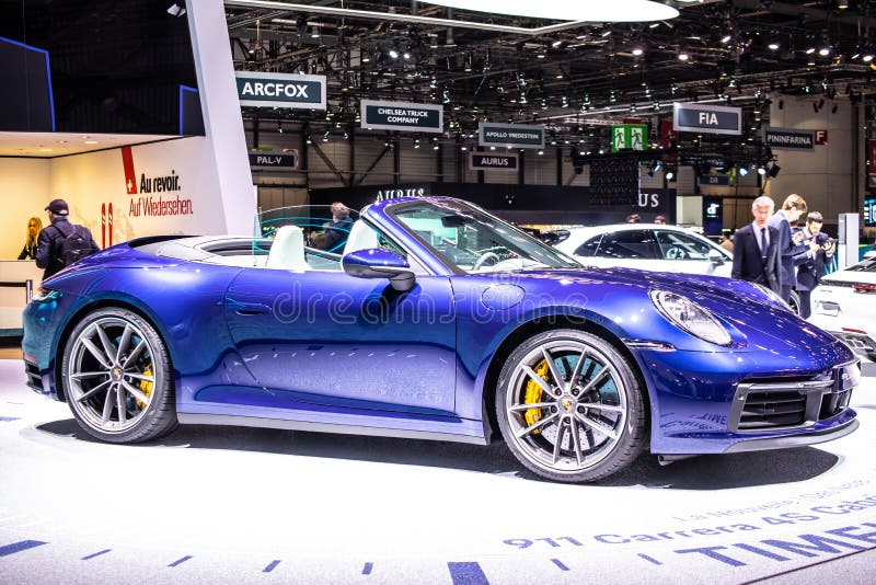 Alla nya Porsche 911 Carrera 4S-kabrio 8th-gen vid International Motor Show, 992-seriens bil från Porsche fotografering för bildbyråer Alla nya Porsche 911 Carrera 4S-kabrio 8th-gen vid International Motor Show, 992-seriens bil från Porsche fotografering för bildbyråer