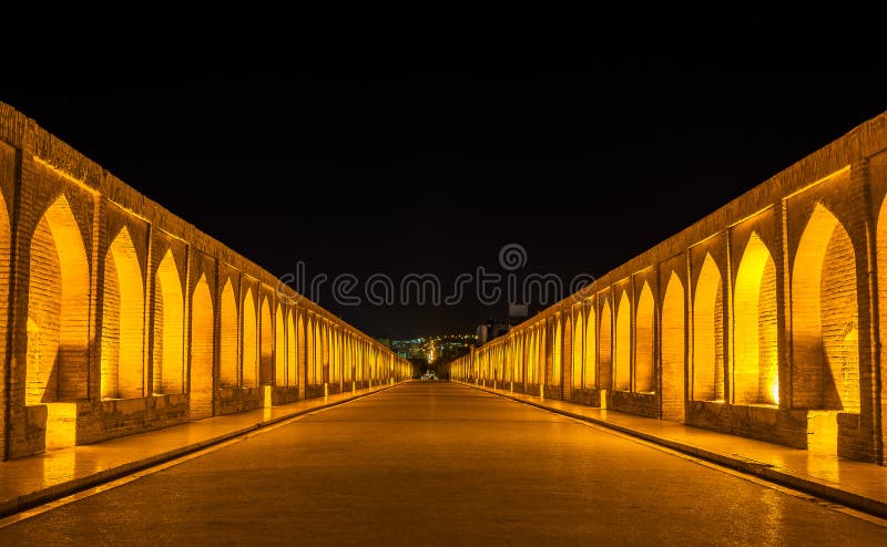 Allahverdi Khan Bridge (SI-o-seh pôle) à Isphahan photo stock Allahverdi Khan Bridge (SI-o-seh pôle) à Isphahan photo stock