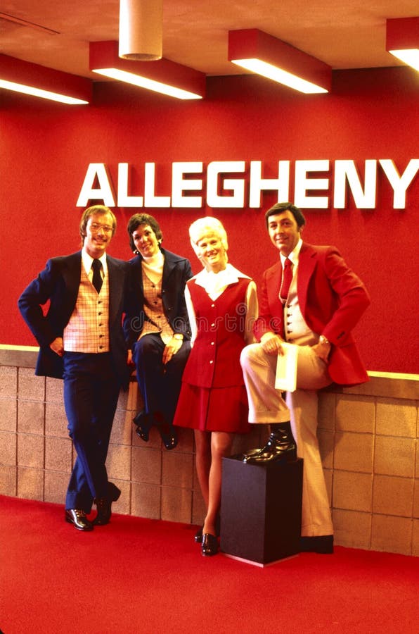 Allegheny agenti di servizio passeggeri che modellano nuove uniformi fotografia stock