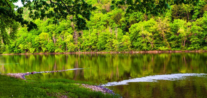 The Allegheny river valley in Althom, Pennsylvania, USA