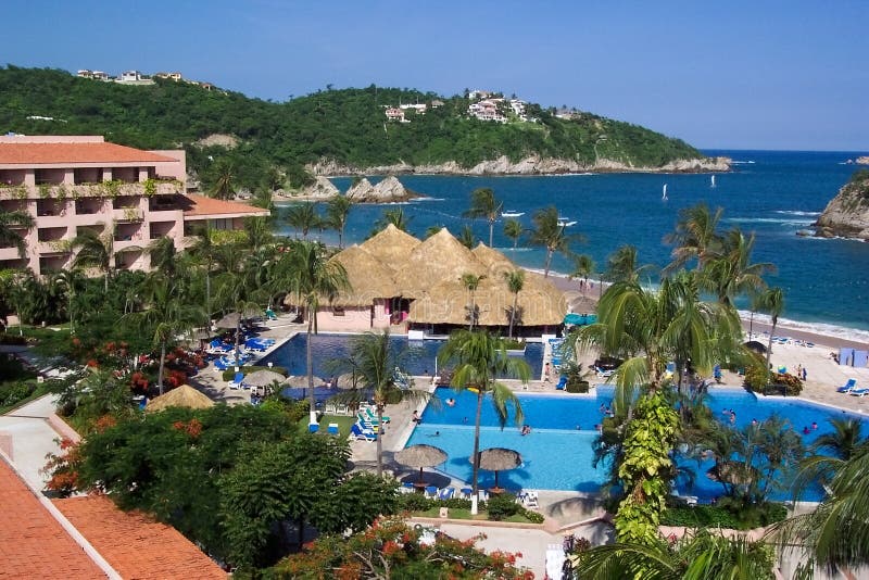 Download Alles Einschließliche Hotel-Mexiko Stockfoto - Bild von bäume, schwimmen: 32528