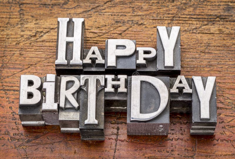 Alles Gute zum Geburtstag in der Metallart stockfoto Alles Gute zum Geburtstag in der Metallart stockfoto