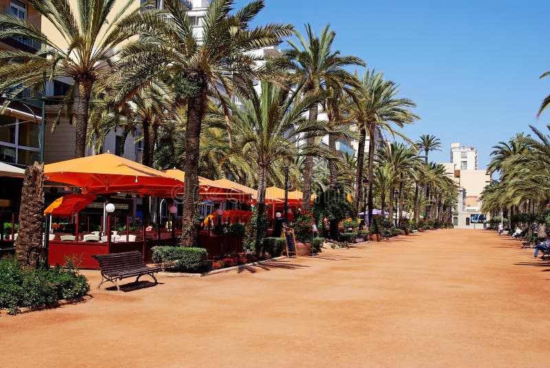 alley de lloret ο κεντρικός αγωγός χα στοκ φωτογραφία alley de lloret ο κεντρικός αγωγός χα στοκ φωτογραφία