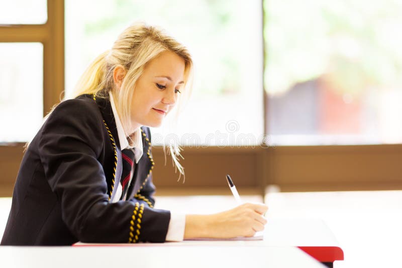 Allievo femminile della High School fotografie stock libere da diritti Allievo femminile della High School fotografie stock libere da diritti