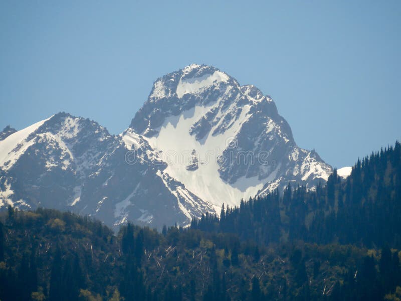 Almaty - il picco di montagna Nursultan fotografia stock libera da diritti Almaty - il picco di montagna Nursultan fotografia stock libera da diritti
