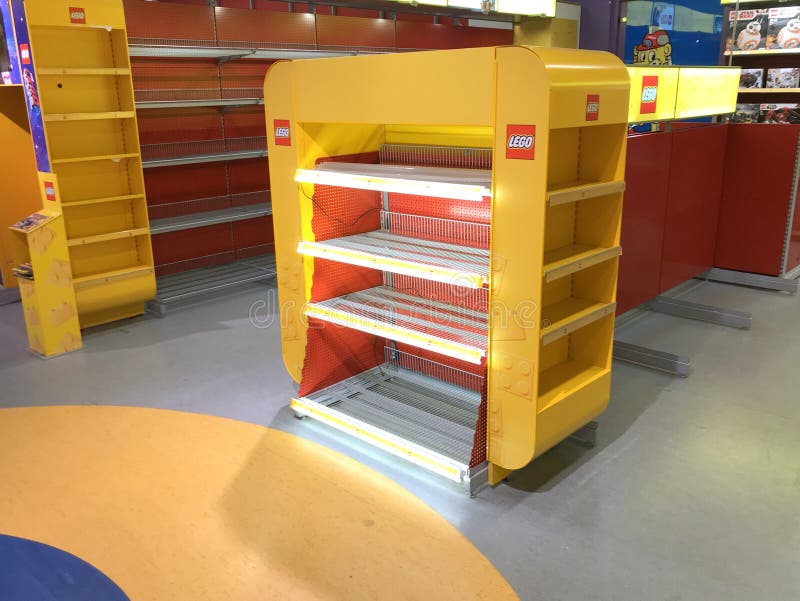 Skibform Svane brugervejledning Empty Lego Shelfs in a Closing Toy Store. Editorial Photography - Image of  inter, netherlands: 147287082