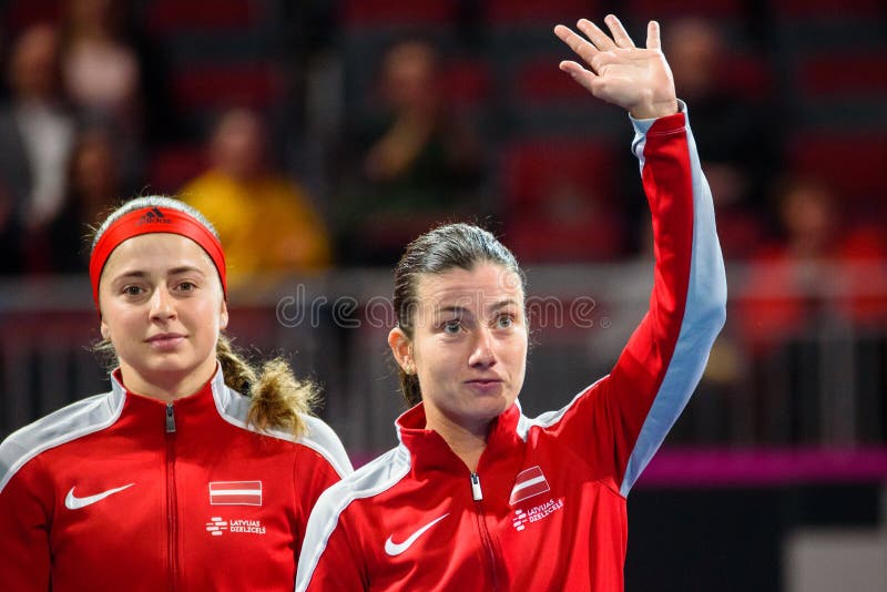 Alona Ostapenko και Anastasija Sevastova, κατά τη διάρκεια της παγκόσμιας ομάδας ΙΙ πρώτο στρογγυλό παιχνίδι μεταξύ της ομάδας Λε στοκ εικόνες Alona Ostapenko και Anastasija Sevastova, κατά τη διάρκεια της παγκόσμιας ομάδας ΙΙ πρώτο στρογγυλό παιχνίδι μεταξύ της ομάδας Λε στοκ εικόνες