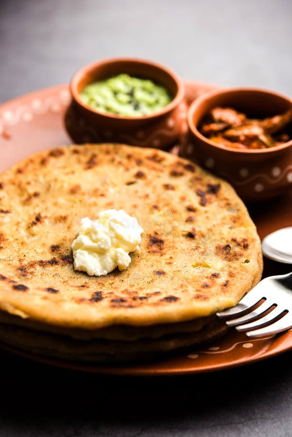 Aloo Paratha / Indian Potato Stuffed Flatbread. Served with Fresh Fresh ...