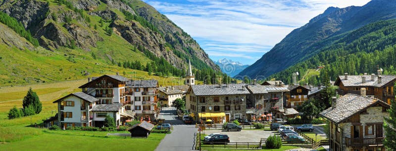 Alpin dal Rhemes Notre Dame, Valle d'Aosta, Italien arkivfoton Alpin dal Rhemes Notre Dame, Valle d'Aosta, Italien arkivfoton