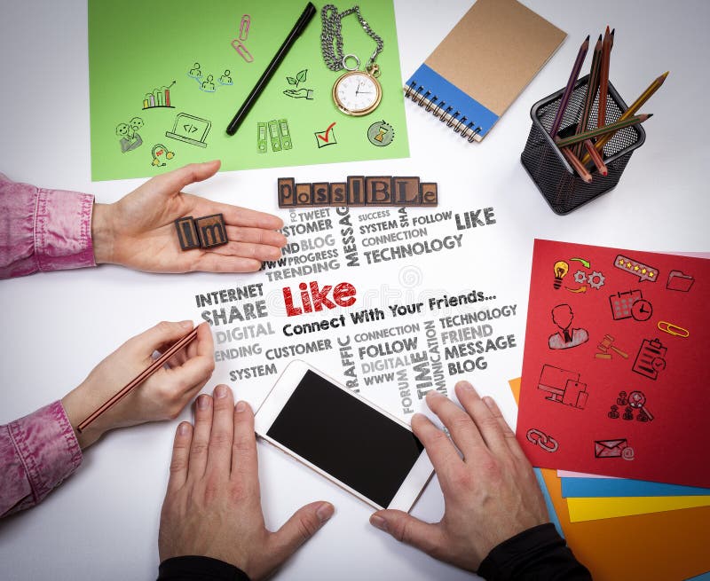 Als Aandeel het Sociale Media Concept van het Nieuwsvoer De vergadering bij de witte bureaulijst stock foto Als Aandeel het Sociale Media Concept van het Nieuwsvoer De vergadering bij de witte bureaulijst stock foto