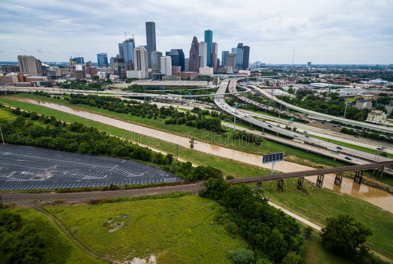 Alta opinión aérea del abejón sobre Houston Texas Buffalo Bayou River fotos de archivo Alta opinión aérea del abejón sobre Houston Texas Buffalo Bayou River fotos de archivo