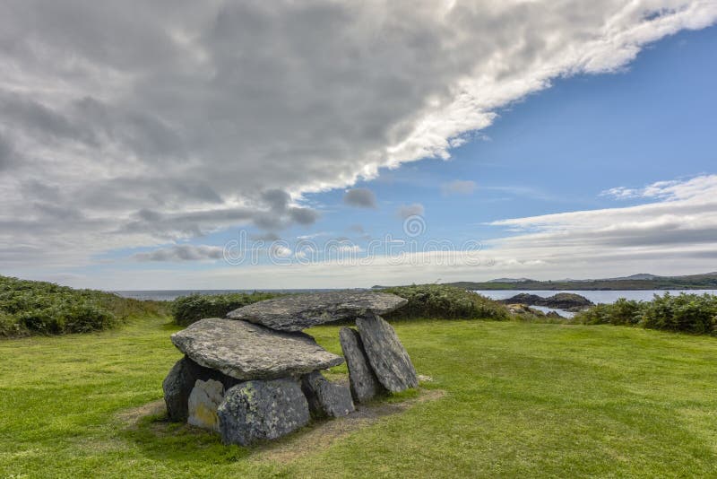 Altar Wedge Tomb - wedge-shaped gallery grave and National Monument of late Neolithic and early Broze Age, Tormore Bay, County Cork, Ireland, Europe. Altar Wedge Tomb - wedge-shaped gallery grave and National Monument of late Neolithic and early Broze Age, Tormore Bay, County Cork, Ireland, Europe